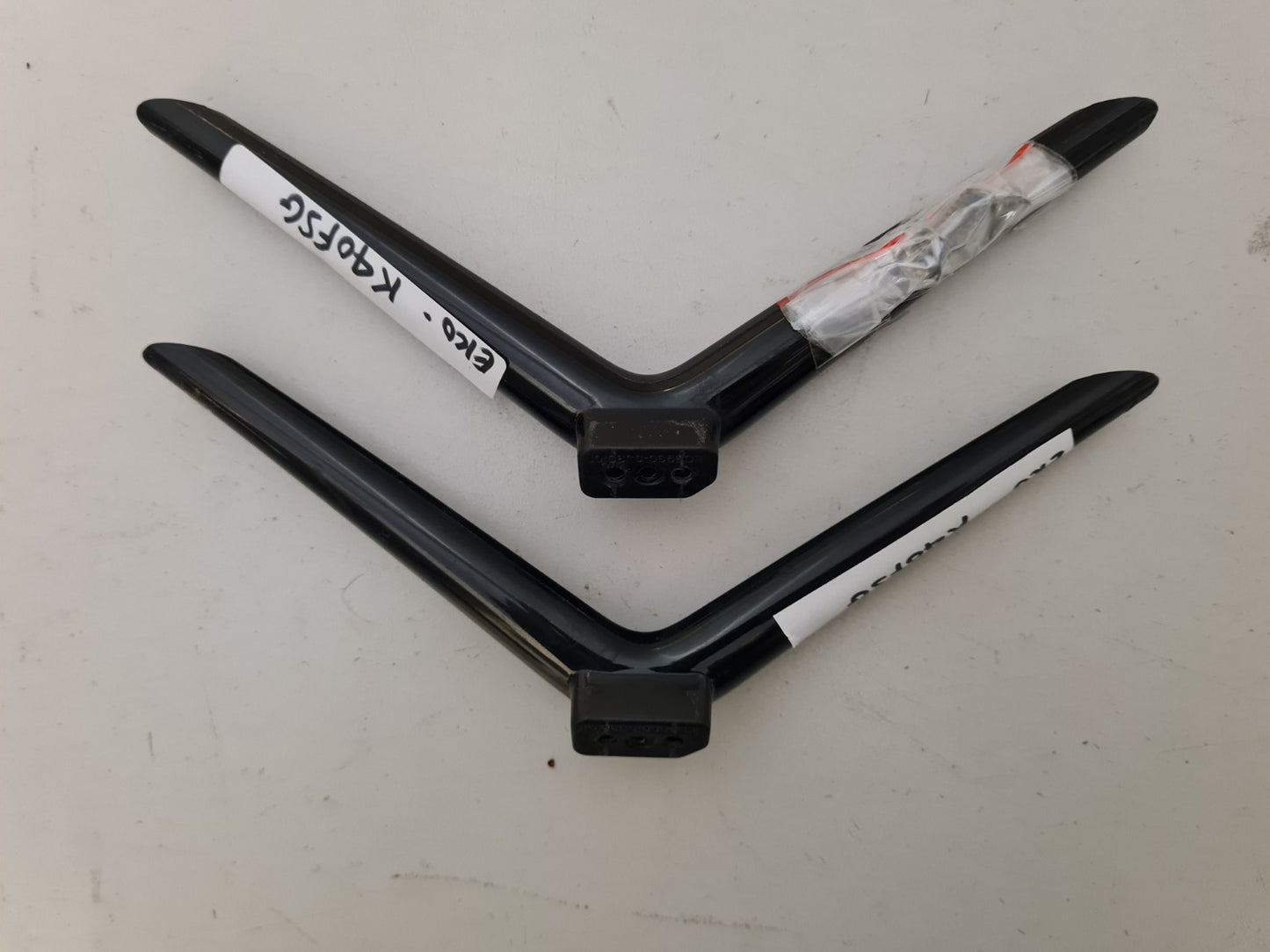 EKO K40FSG L&R FEET & SCREWS
