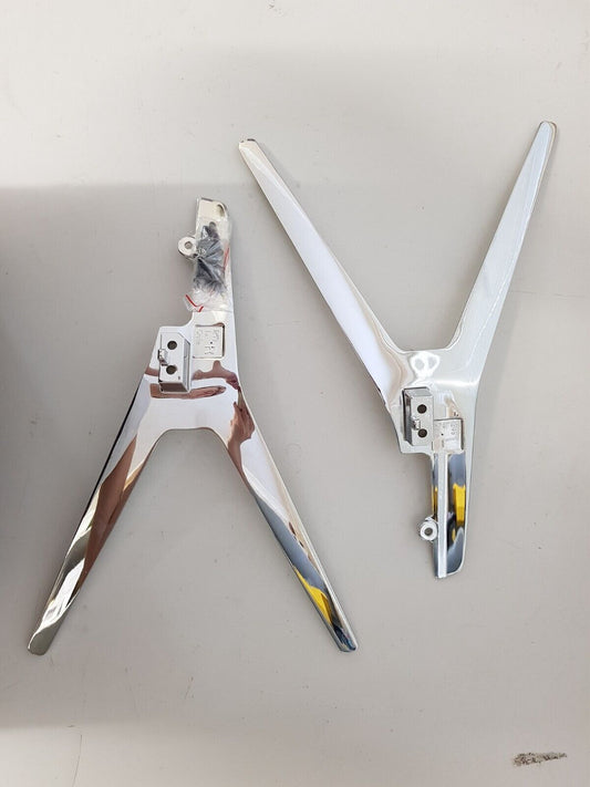 GENUINE HISENSE 55P7 L&R FEET & SCREWS