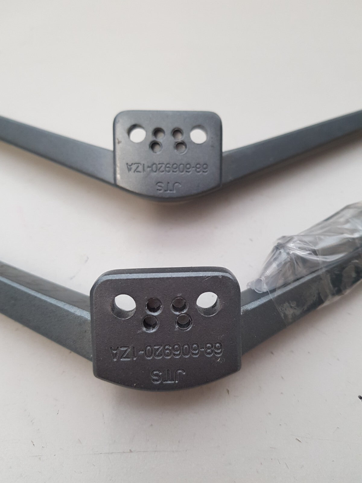 GENUINE TCL 65P8M L&R FEET & SCREWS