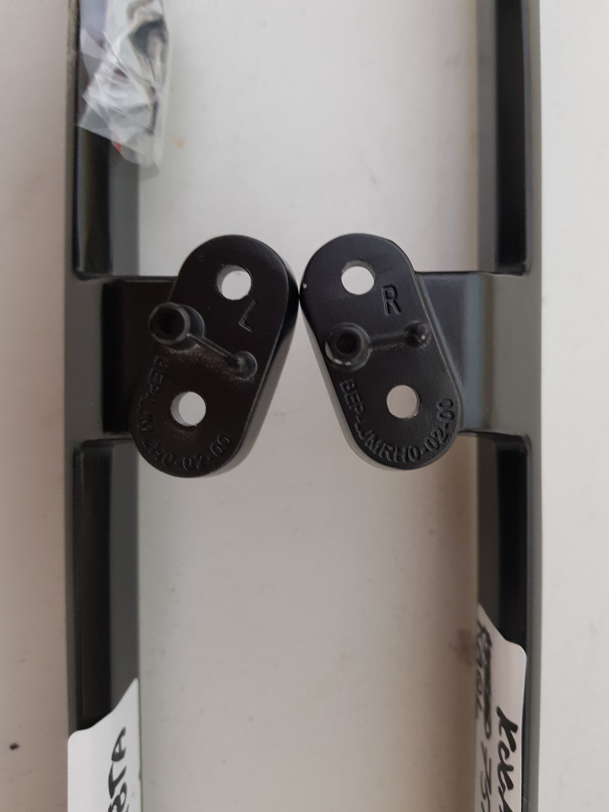 KOGAN KAQL75MQ8TA L&R FEET & SCREWS