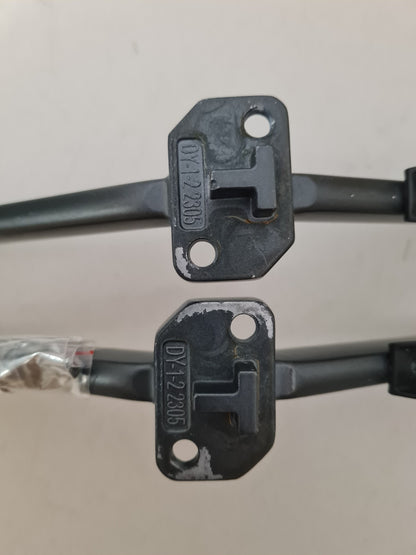 HISENSE 75U6QAU PRO L&R FEET & SCREWS
