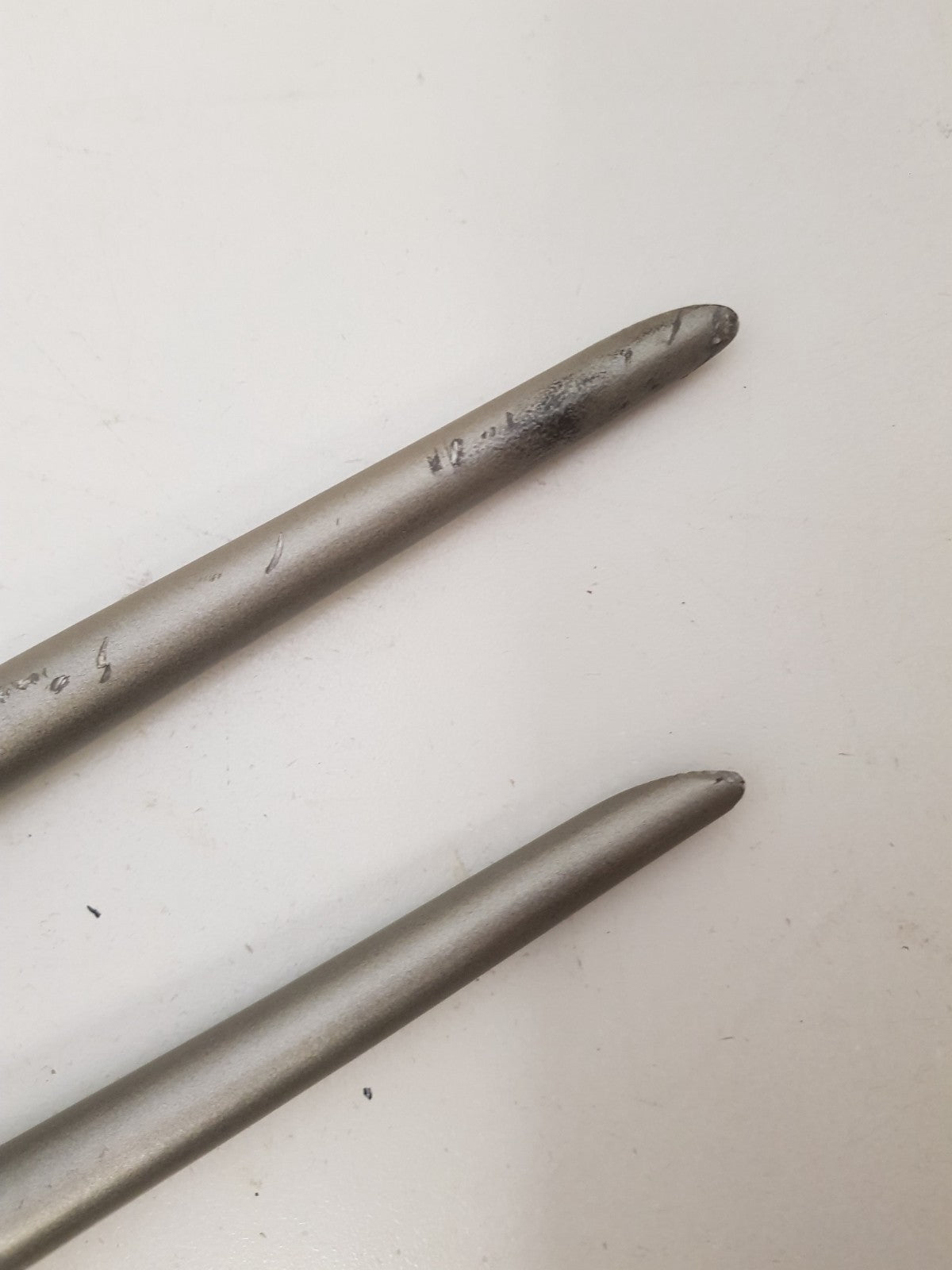 EKO K65USG L&R FEET & SCREWS