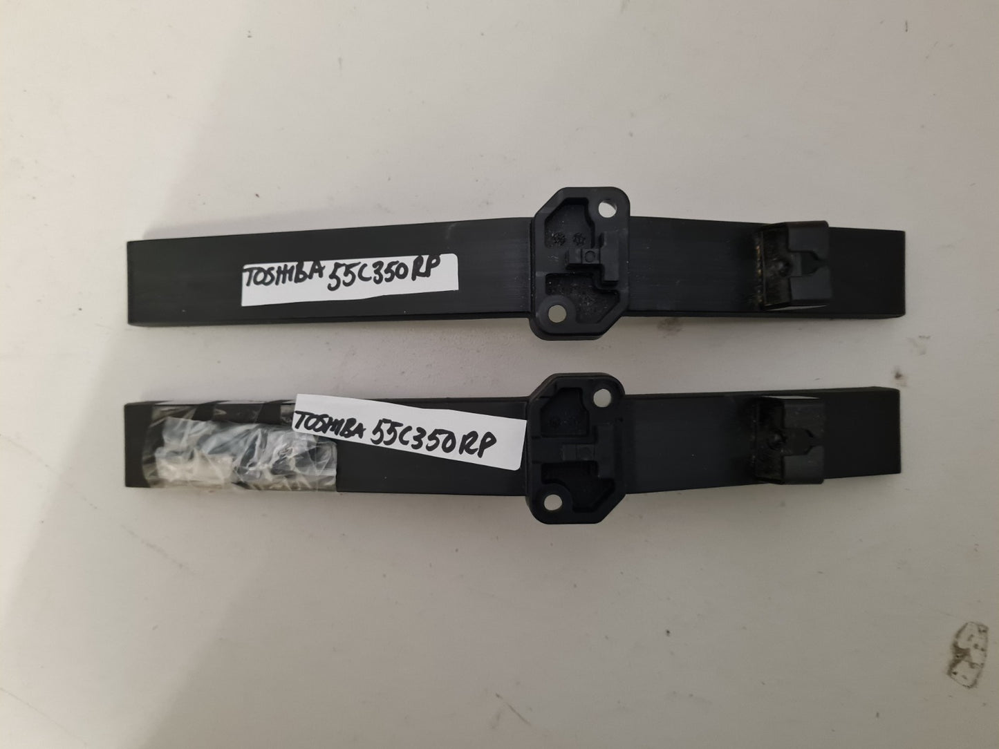 TOSHIBA 55C350RP L&R FEET & SCREWS