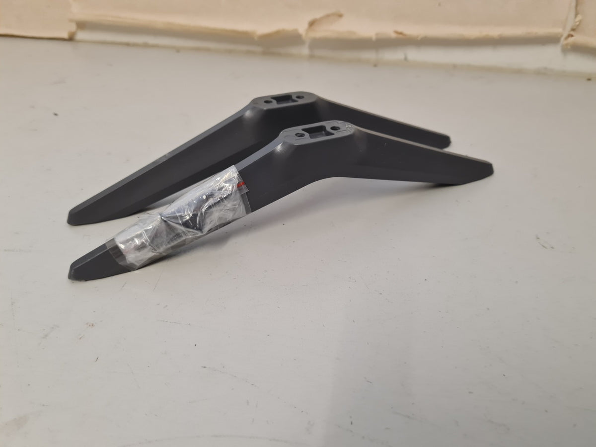 FFALCON FF55U64 L&R FEET & SCREWS