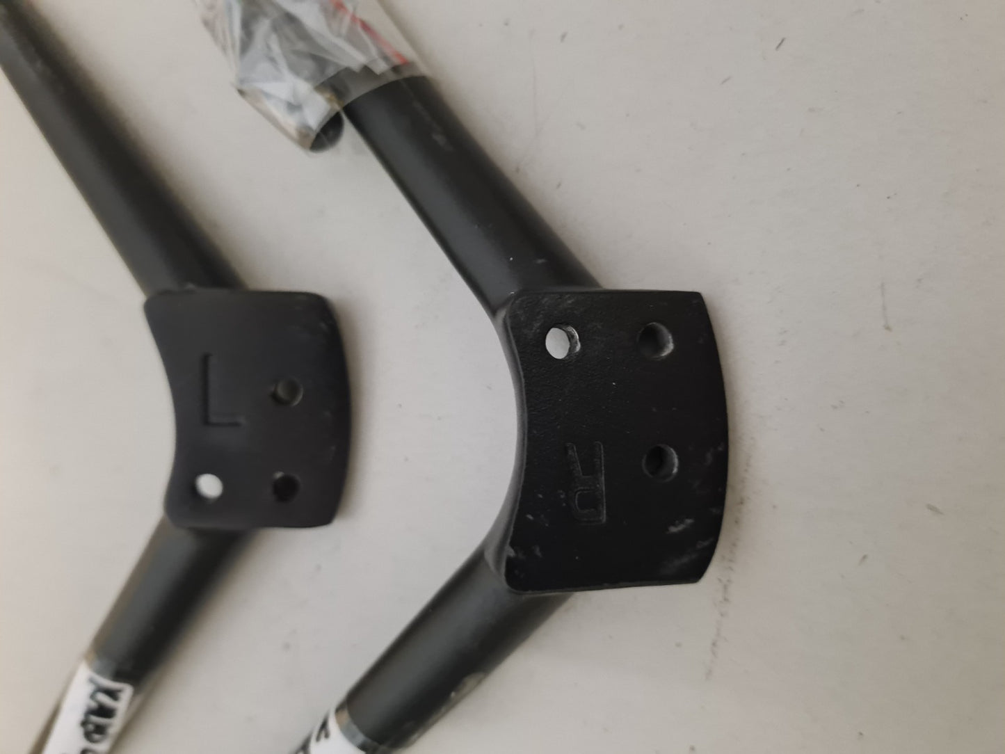 KOGAN KALED49KU8000SZC L&R FEET & SCREWS