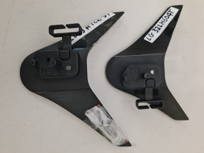 LG 32LH604T  L&R FEET & SCREWS
