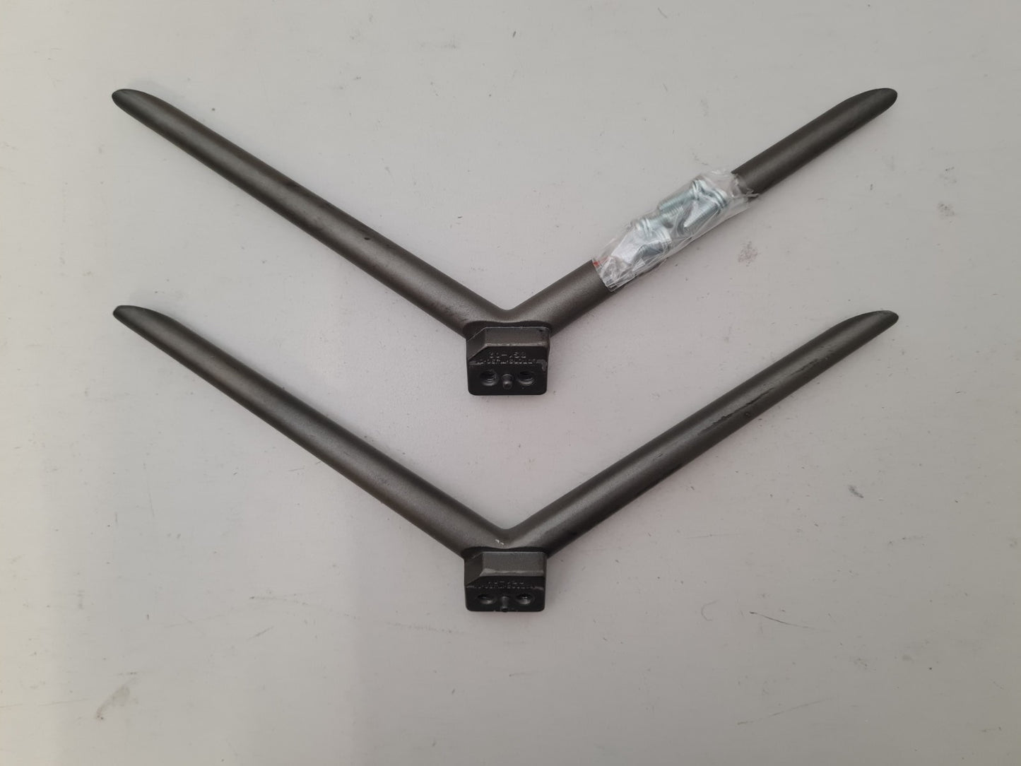EKO K75USG L&R FEET & SCREWS