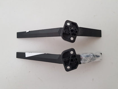GENUINE HISENSE 40A4NAU L&R FEET & SCREWS