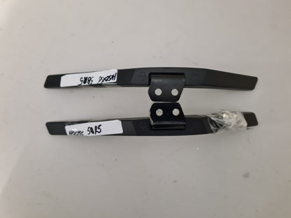 HISENSE 58R5 L&R FEET & SCREWS