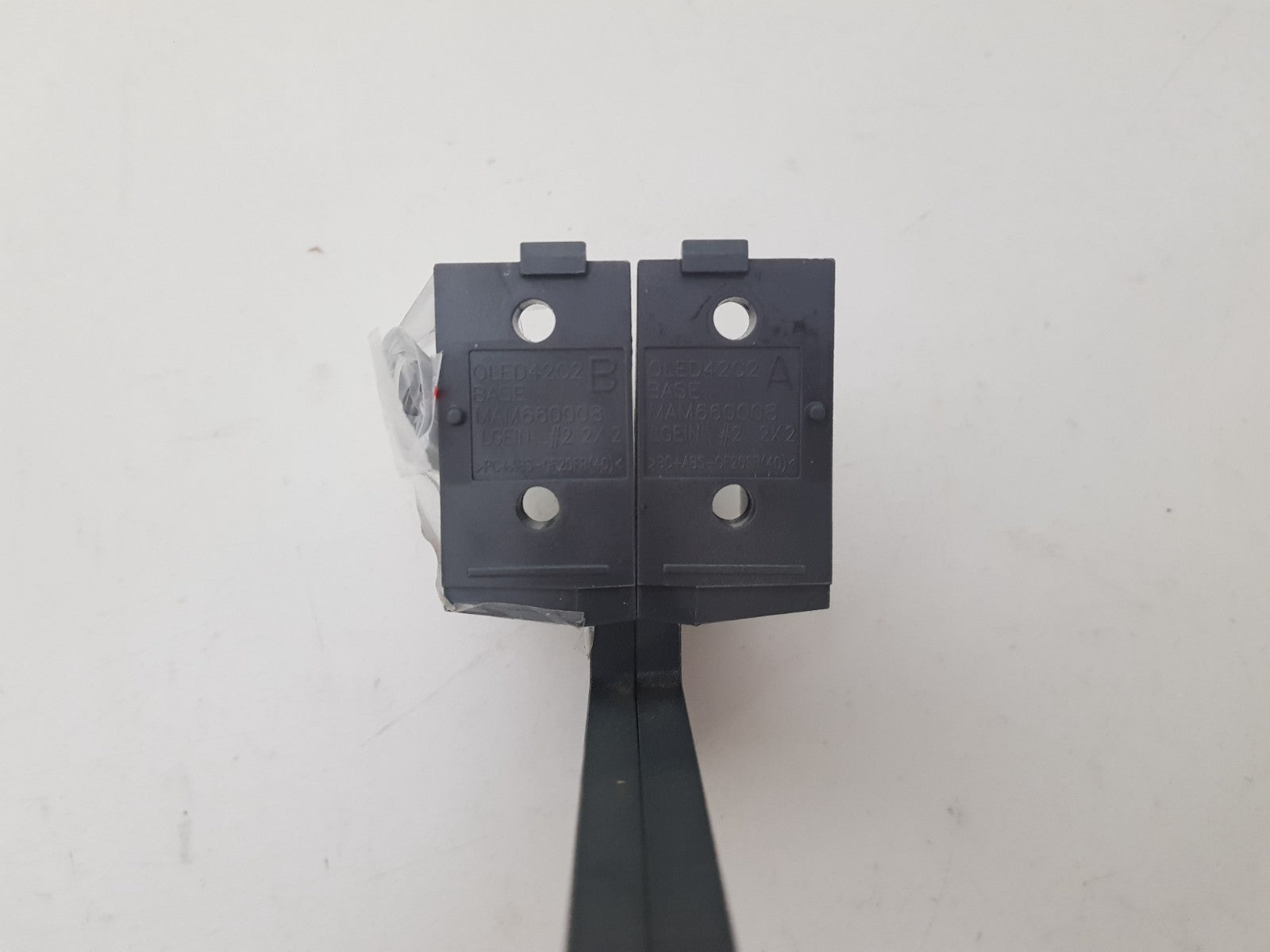 LG OLED 42C2PSA L&R FEET & SCREWS