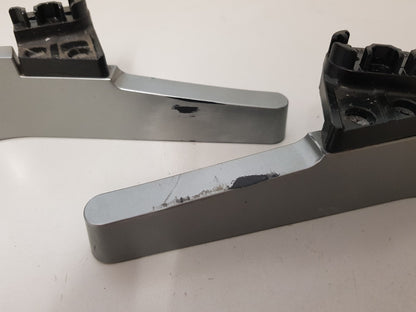 HISENSE 50N6 L&R FEET & SCREWS