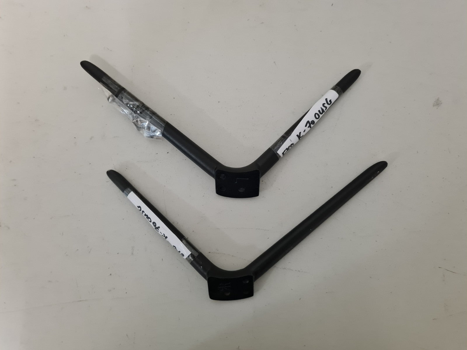 EKO K-70OUSG L&R FEET & SCREWS