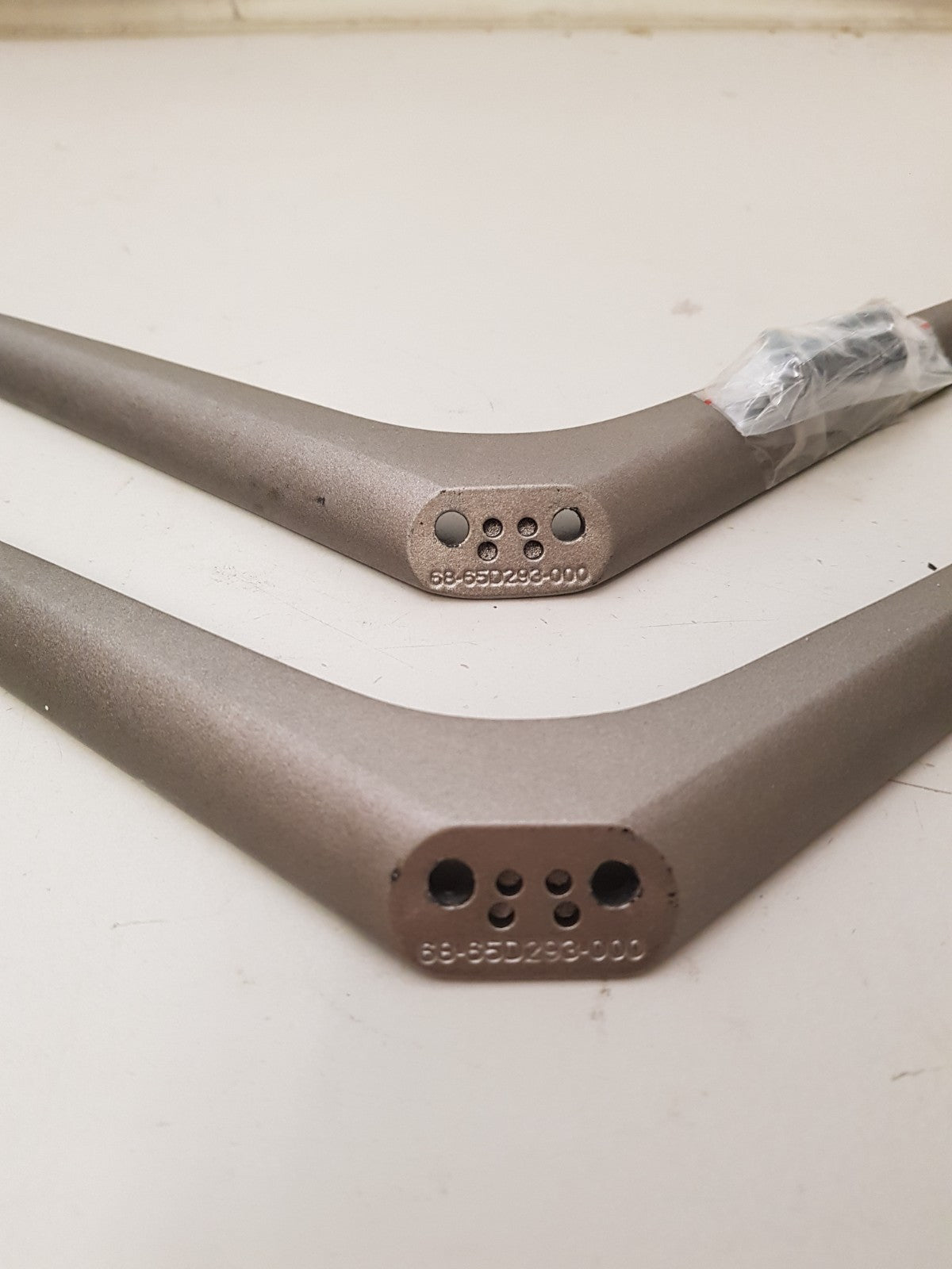 TCL 65P4USM L&R FEET & SCREWS