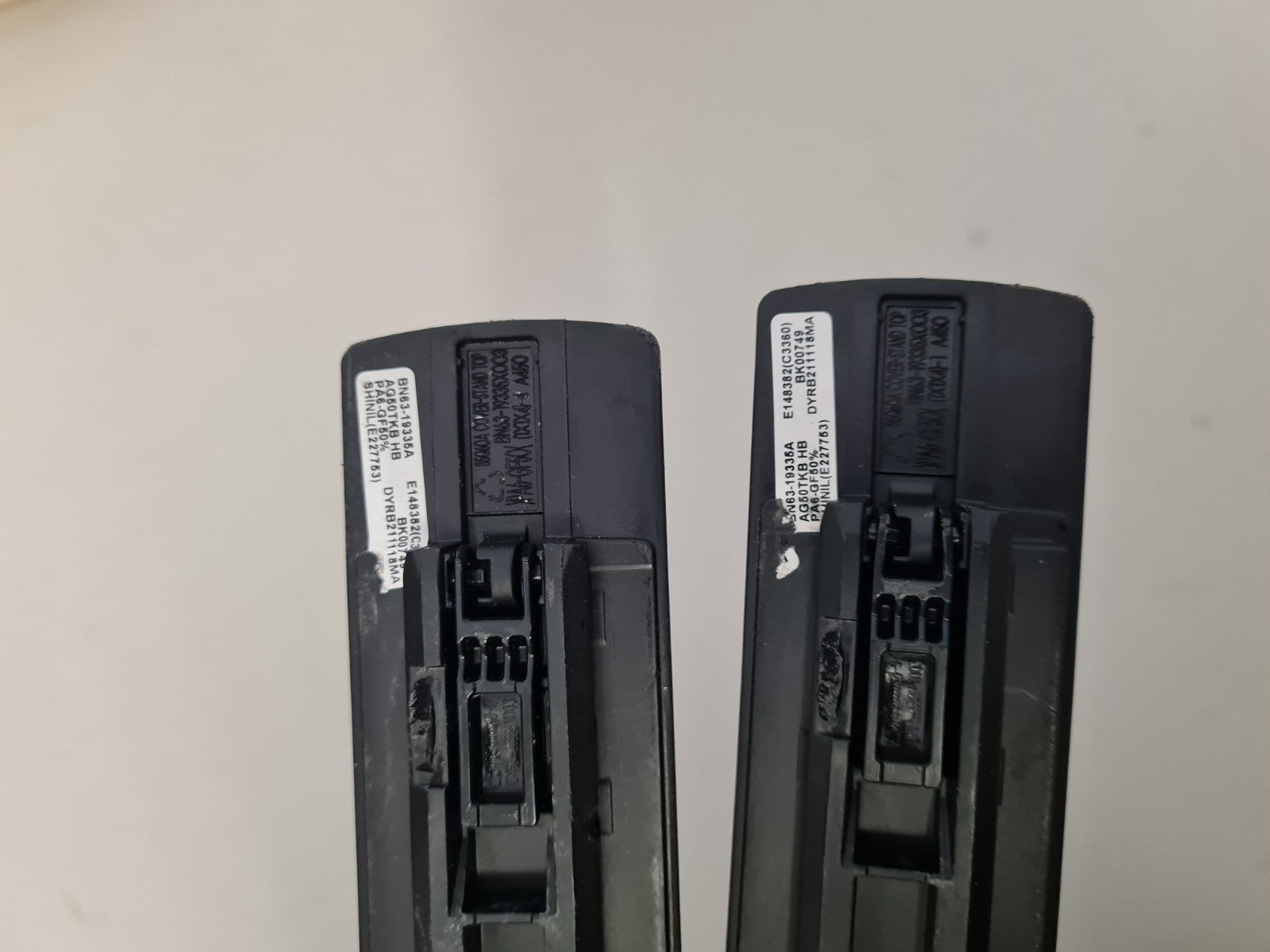 SAMSUNG UA85AU8000 L&R FEET