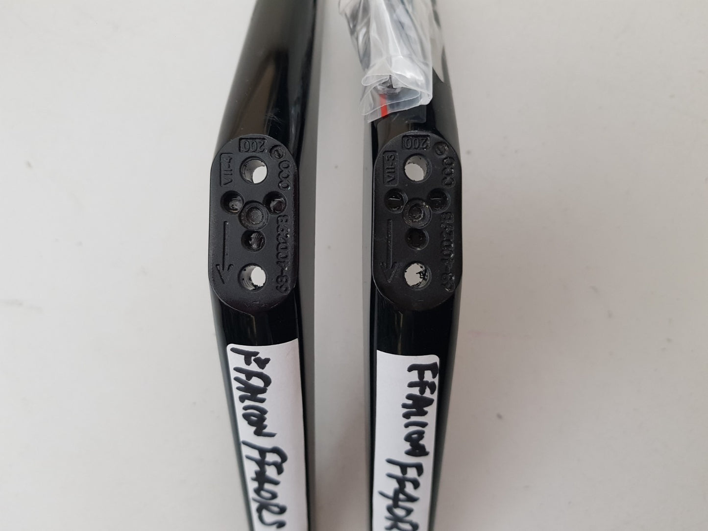 FFALCON FF40RS52 L&R FEET & SCREWS