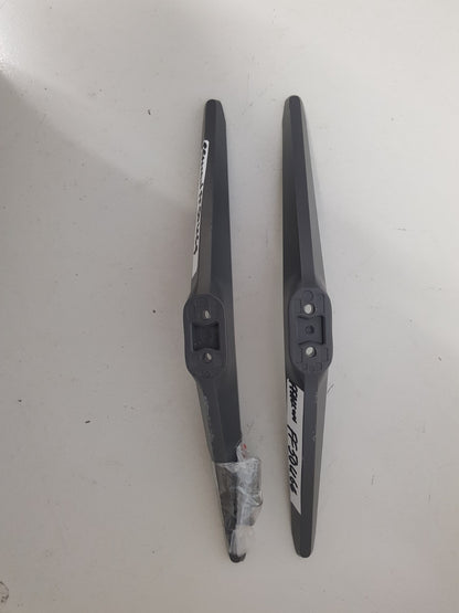 FFALCON FF50U64 L&R FEET & SCREWS