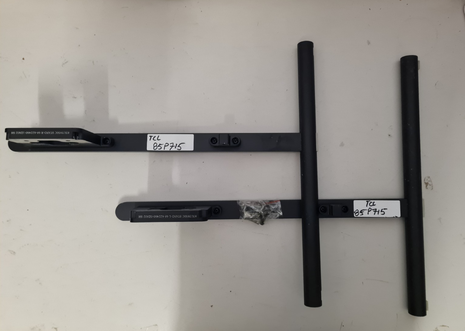 GENUINE TCL 85P715 L&R FEET & SCREWS