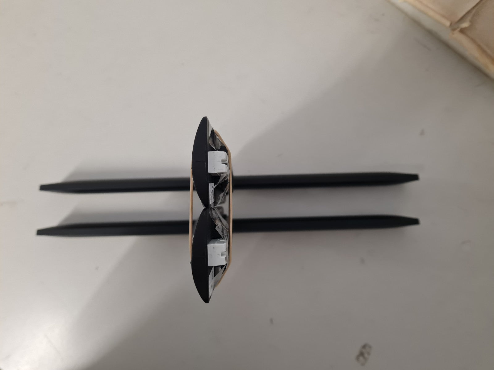 SAMSUNG UA85CU8000 L&R FEET