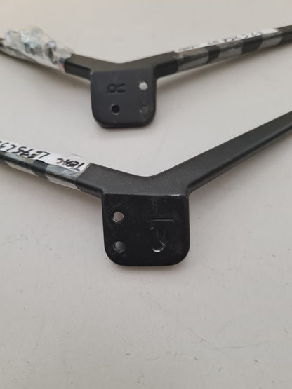 TEAC LE75L521 L&R FEET & SCREWS