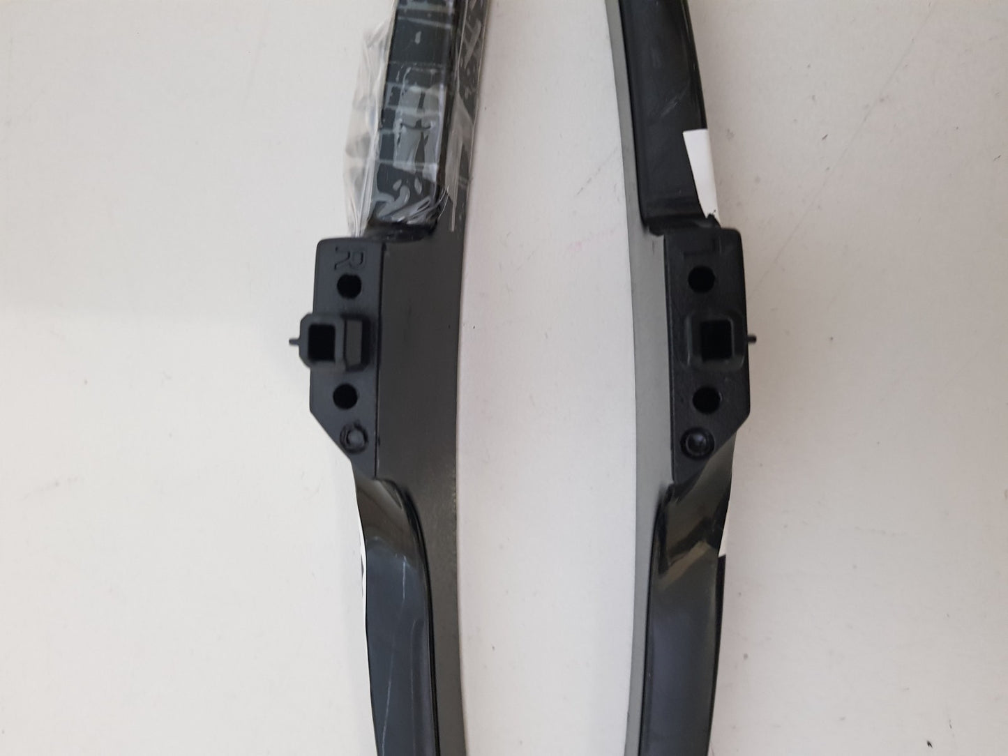 SAMSUNG UA32T5300 AW L&R FEET & SCREWS