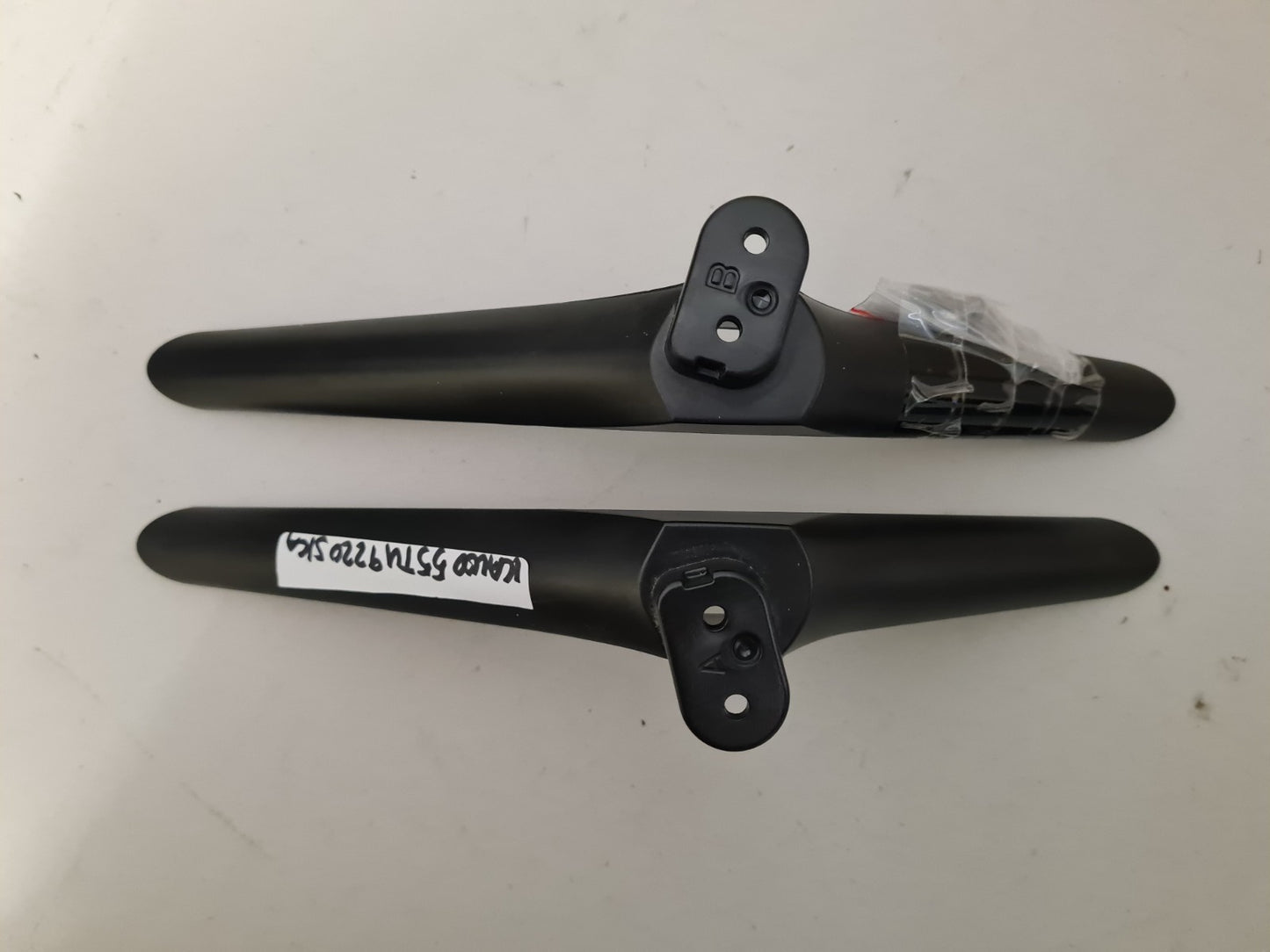 KOGAN KALED55TU9220SKA L&R FEET & SCREWS