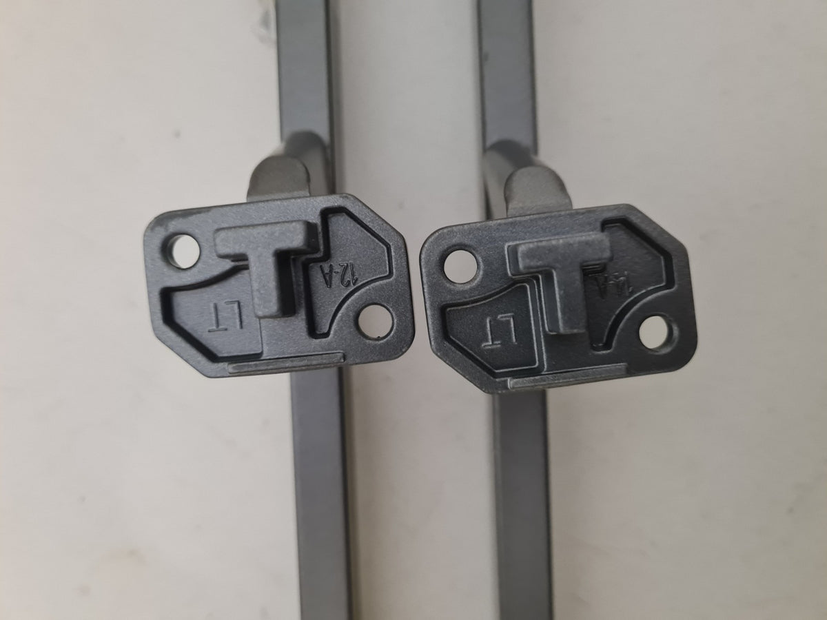 HISENSE 55U6KAU L&R FEET & SCREWS
