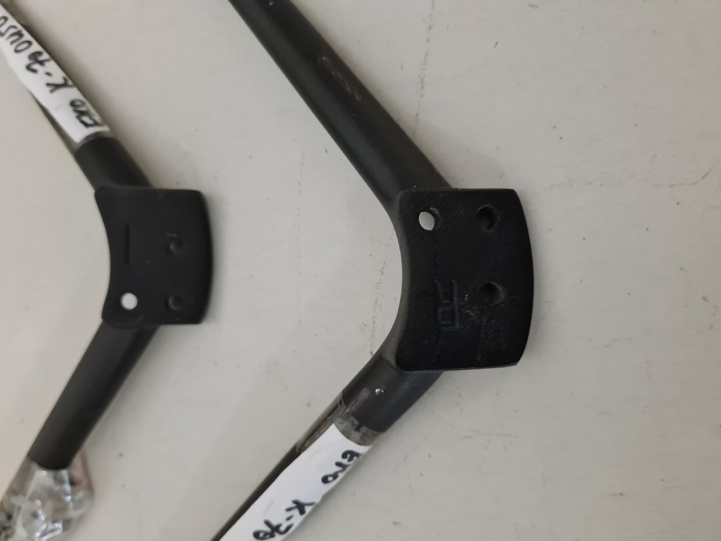 EKO K-70OUSG L&R FEET & SCREWS