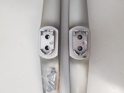 HISENSE 50N4 L&R FEET & SCREWS