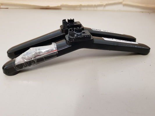 GENUINE HISENSE 50K220PW L&R FEET & SCREWS