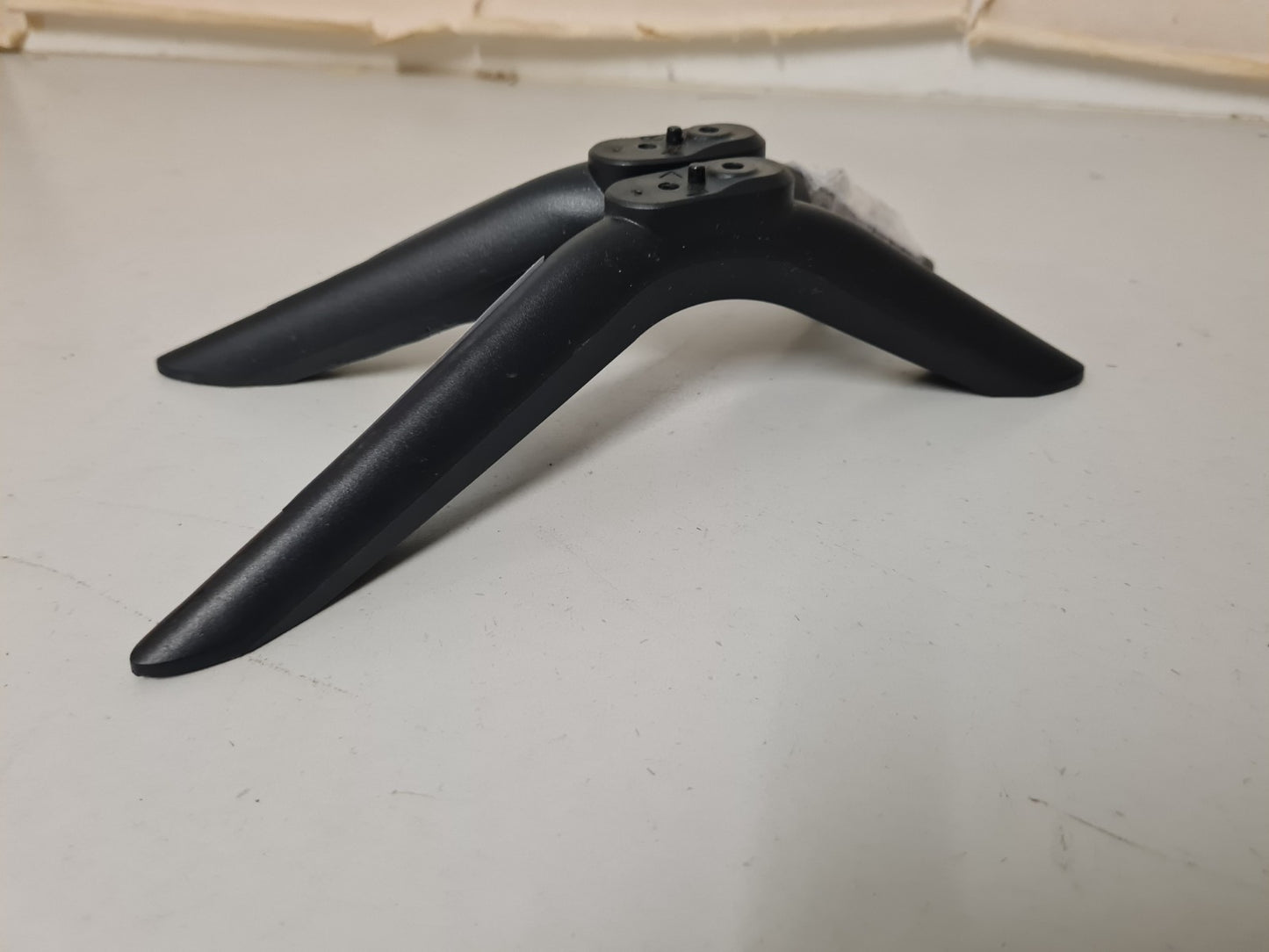 EKO K49FST L&R FEET & SCREWS