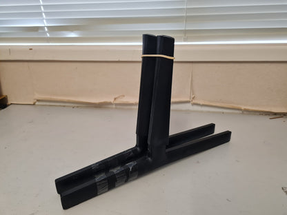SAMSUNG UA85AU8000 L&R FEET