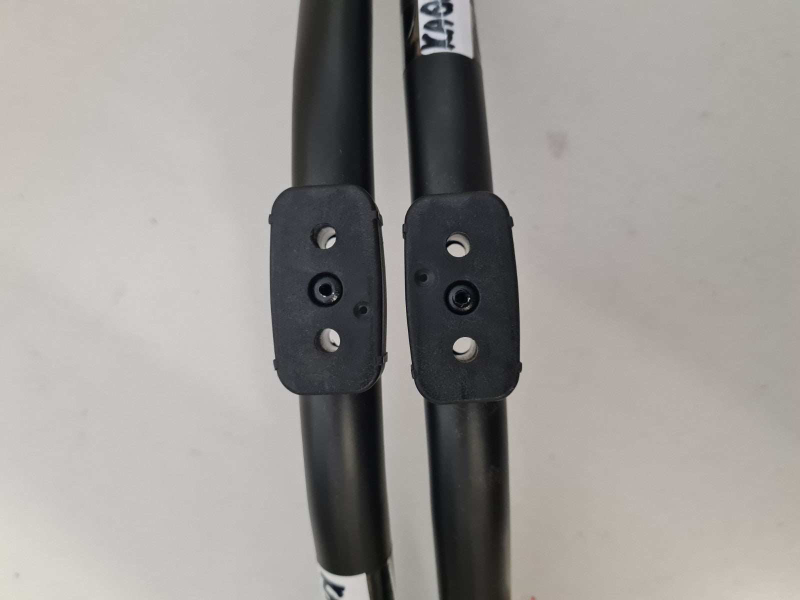 KOGAN KAQL75W94QA L&R FEET & SCREWS