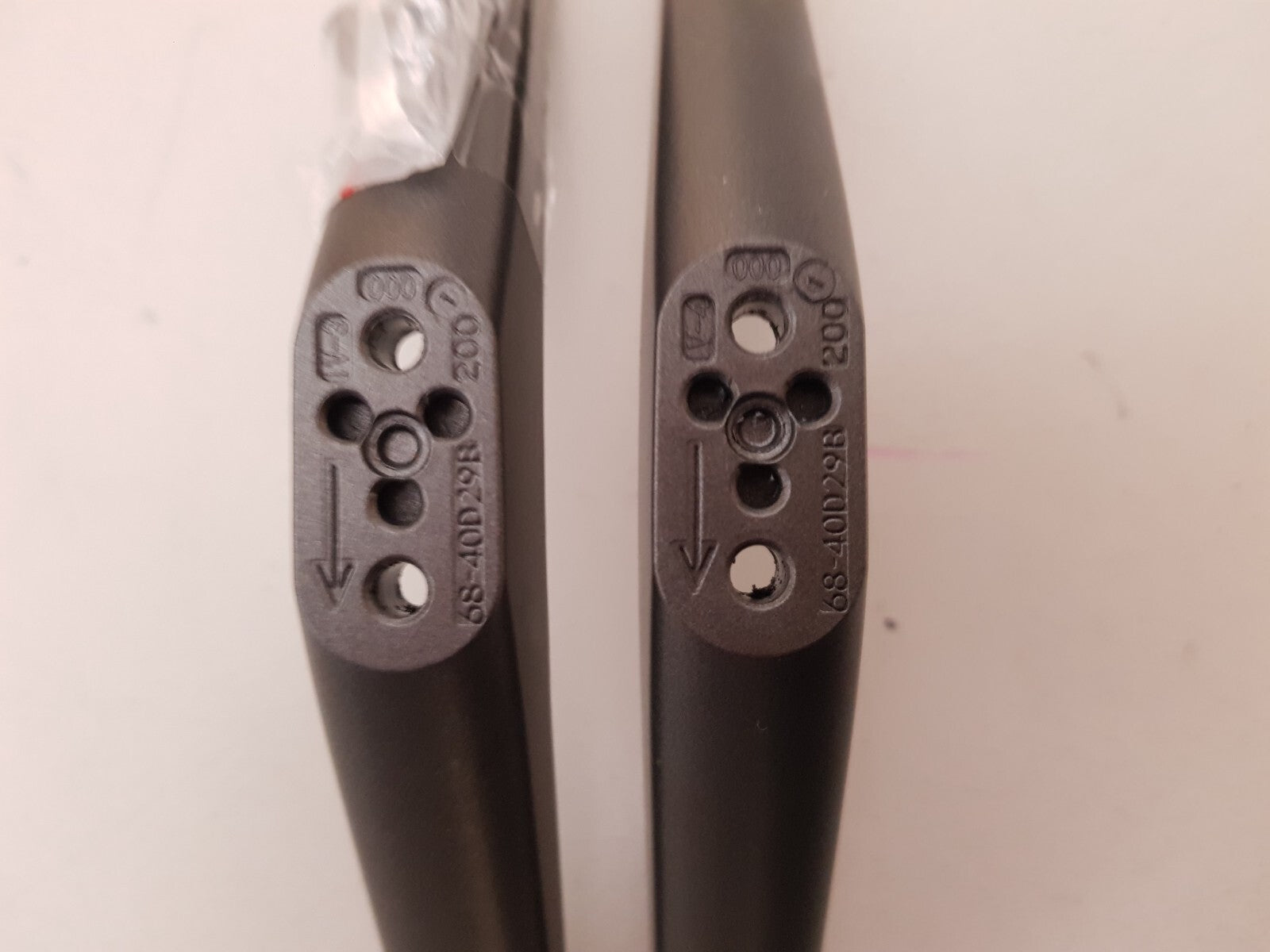 GENUINE TCL 43P745 L&R FEET & SCREWS