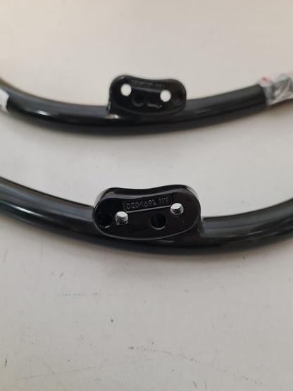 KOGAN KALED58XU9230STA L&R FEET & SCREWS