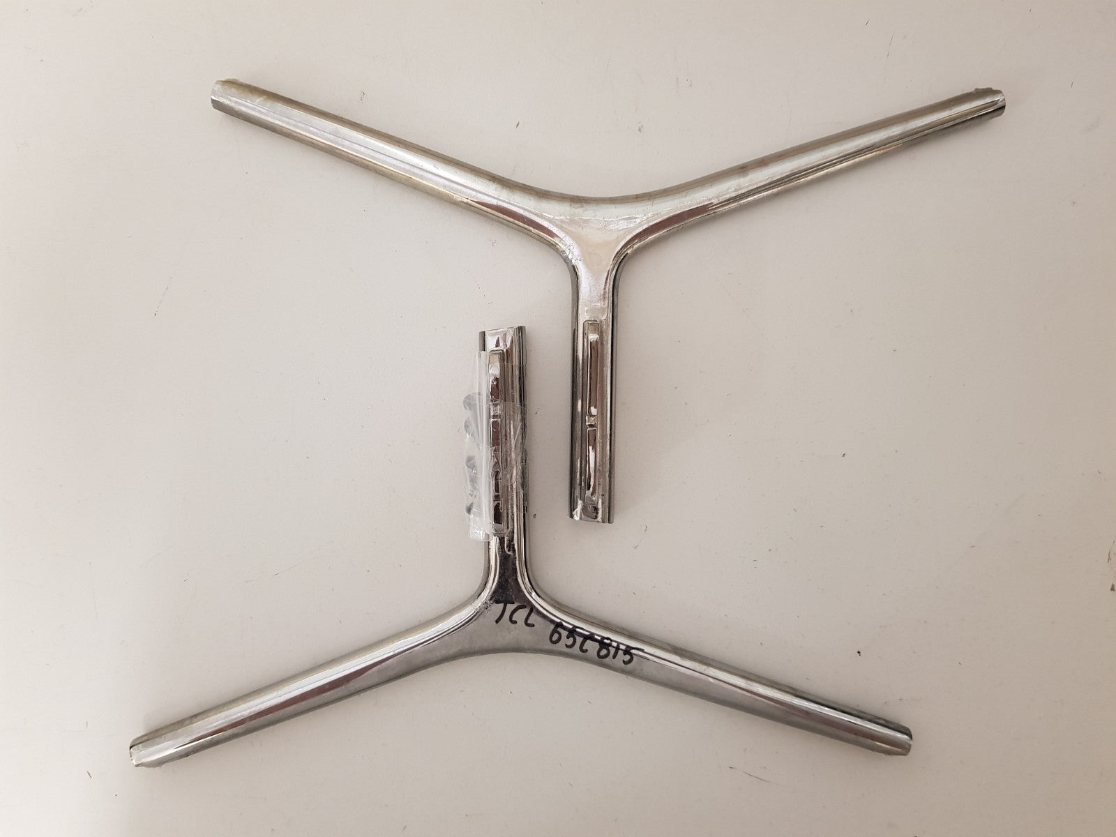 TCL 65C815 L&R FEET & SCREWS