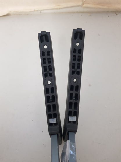 LG 55QNED75SRA L&R FEET & SCREWS