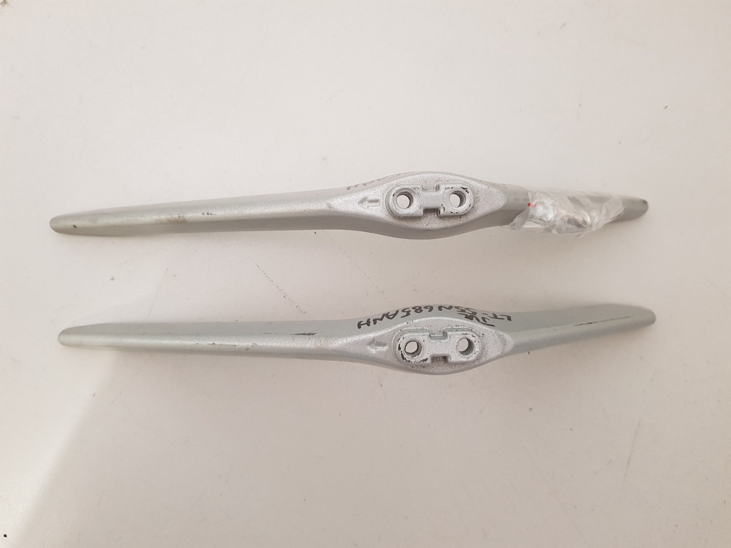 JVC LT-55N685ANH L&R FEET & SCREWS