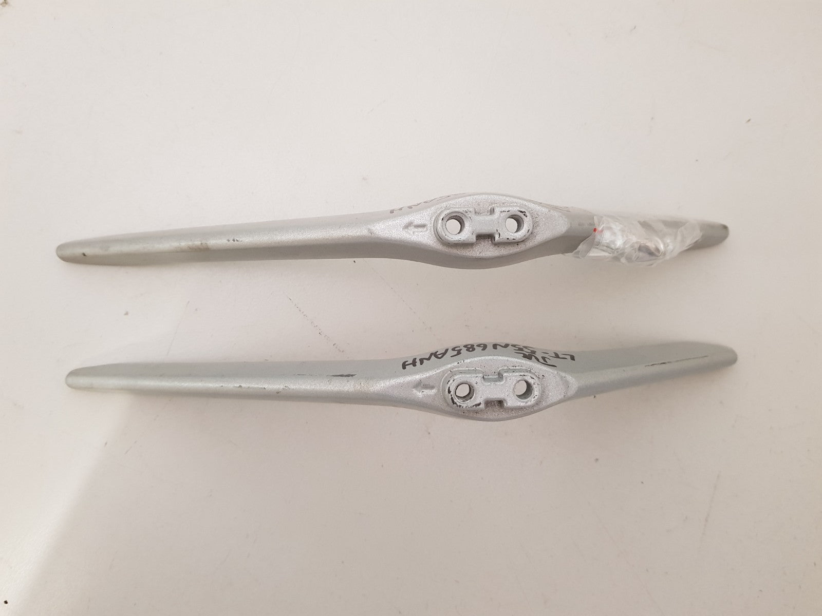 JVC LT-55N685ANH L&R FEET & SCREWS