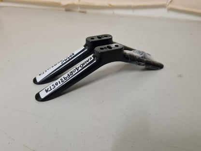 KOGAN KALED40RF9310STA L&R FEET & SCREWS