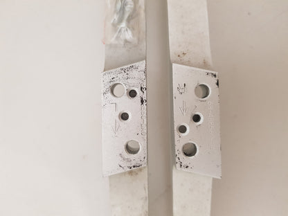 TCL 60E6000US L&R FEET & SCREWS