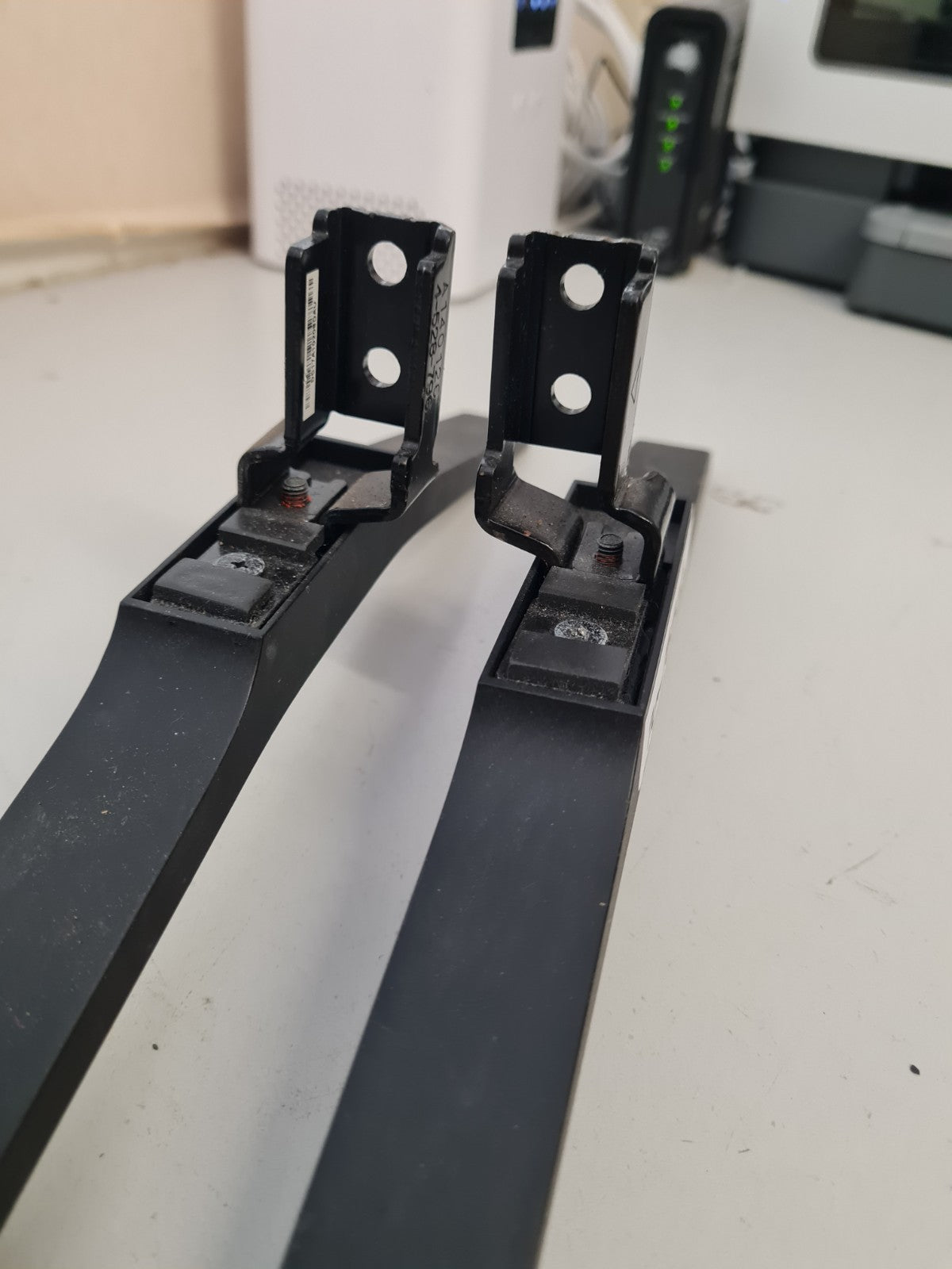 SONY KDL- 70W850B L&R FEET