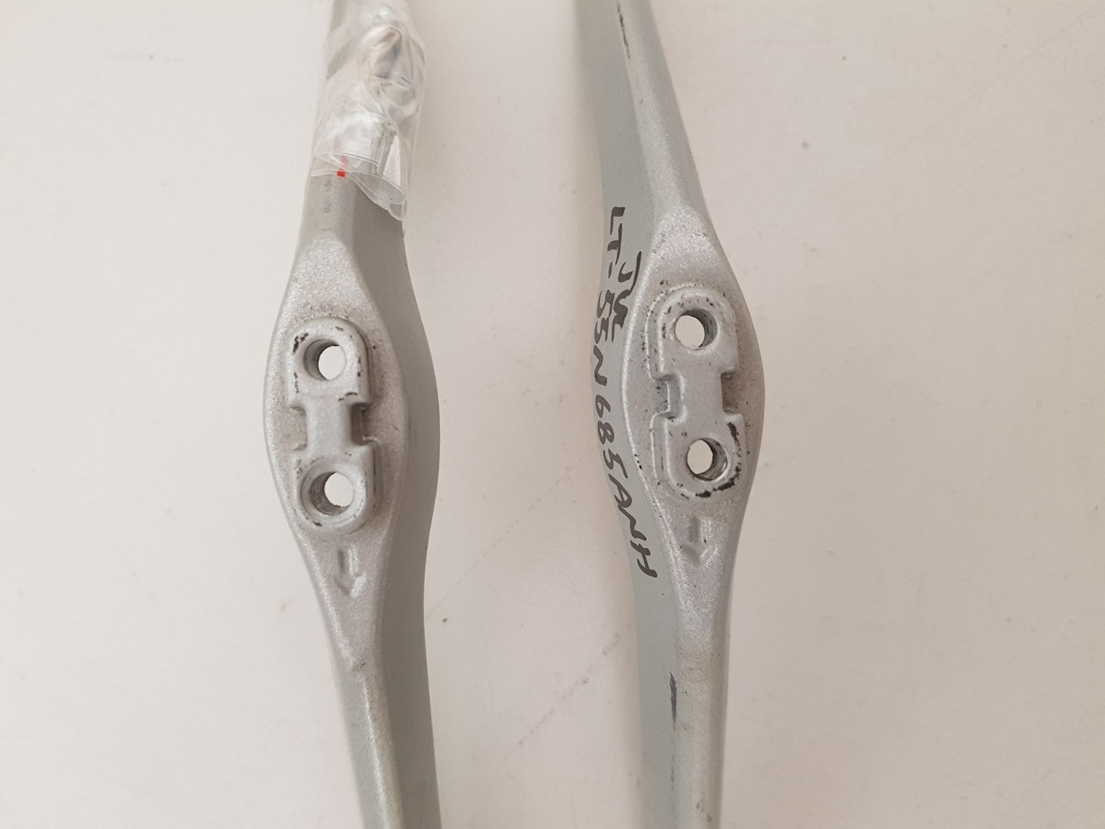 JVC LT-55N685ANH L&R FEET & SCREWS