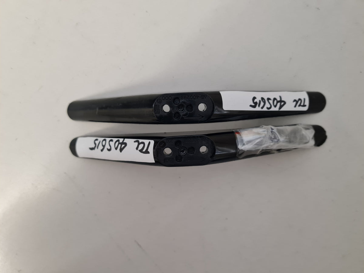 TCL 40S615 L&R FEET & SCREWS
