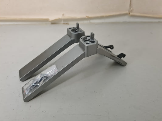 TOSHIBA 43C350MP L&R FEET & SCREWS