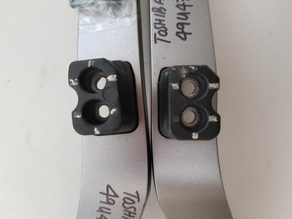 GENUINE TOSHIBA 49U4750A L&R FEET & SCREWS