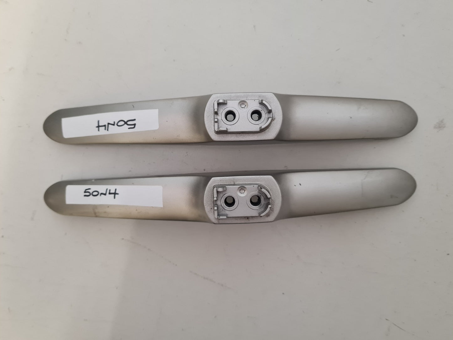 HISENSE 50N4 L&R FEET