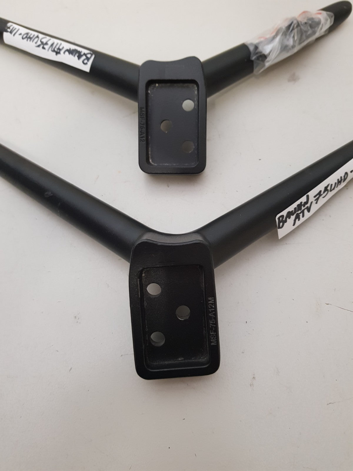 BAUHN ATV75UHD-1117 L&R FEET & SCREWS