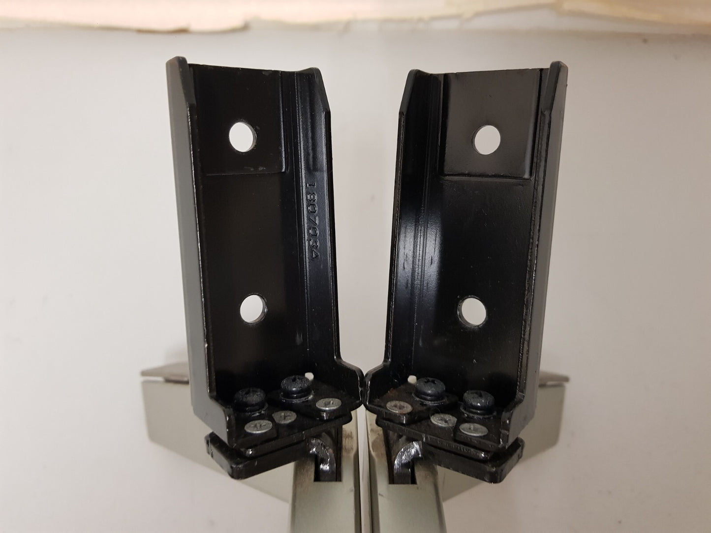 GENUINE SONY 75X780F L&R FEET 4-732-771-01 4-732-770-01