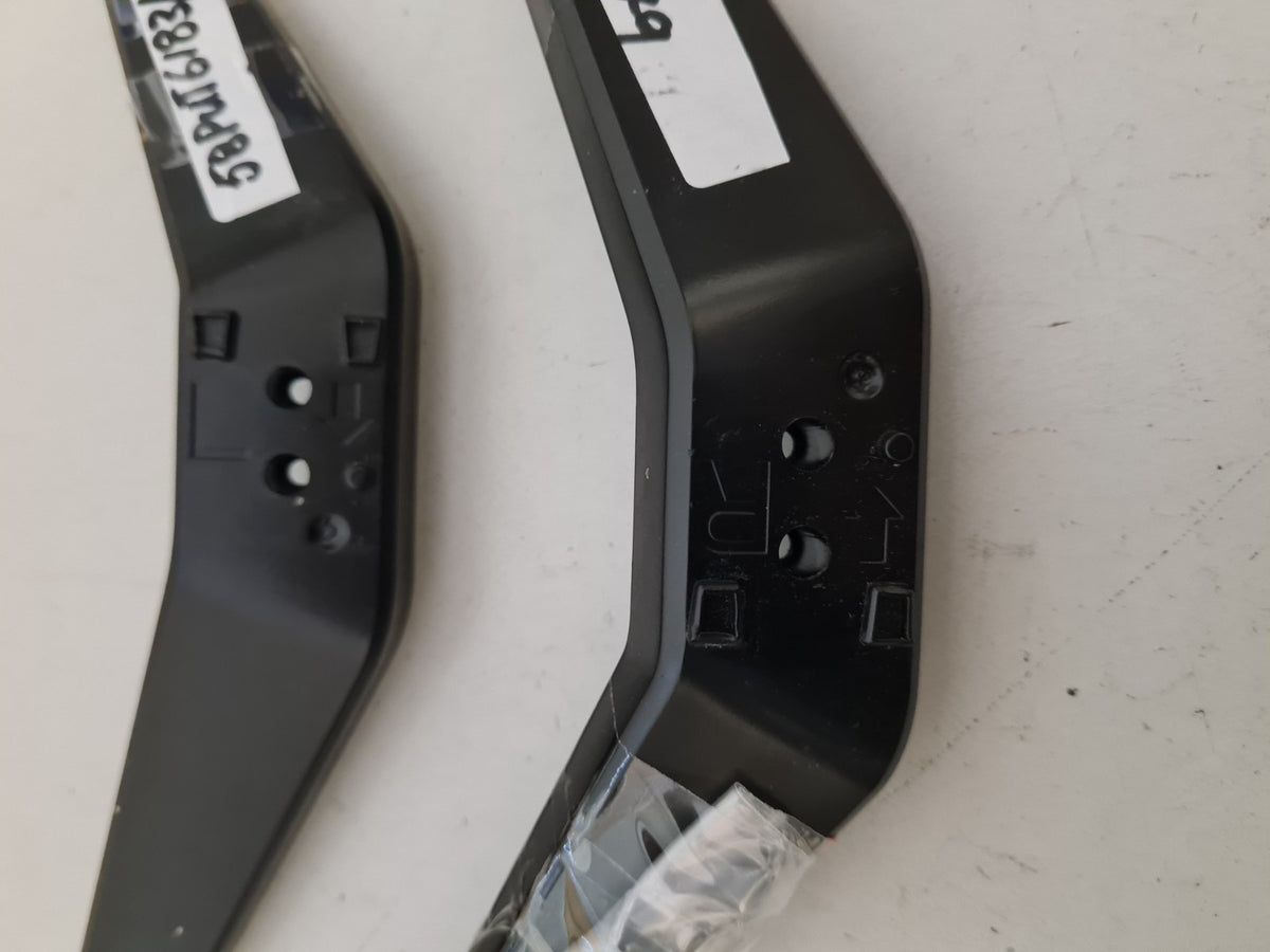PHILIPS 58PUT6183/79 L&R FEET & SCREWS