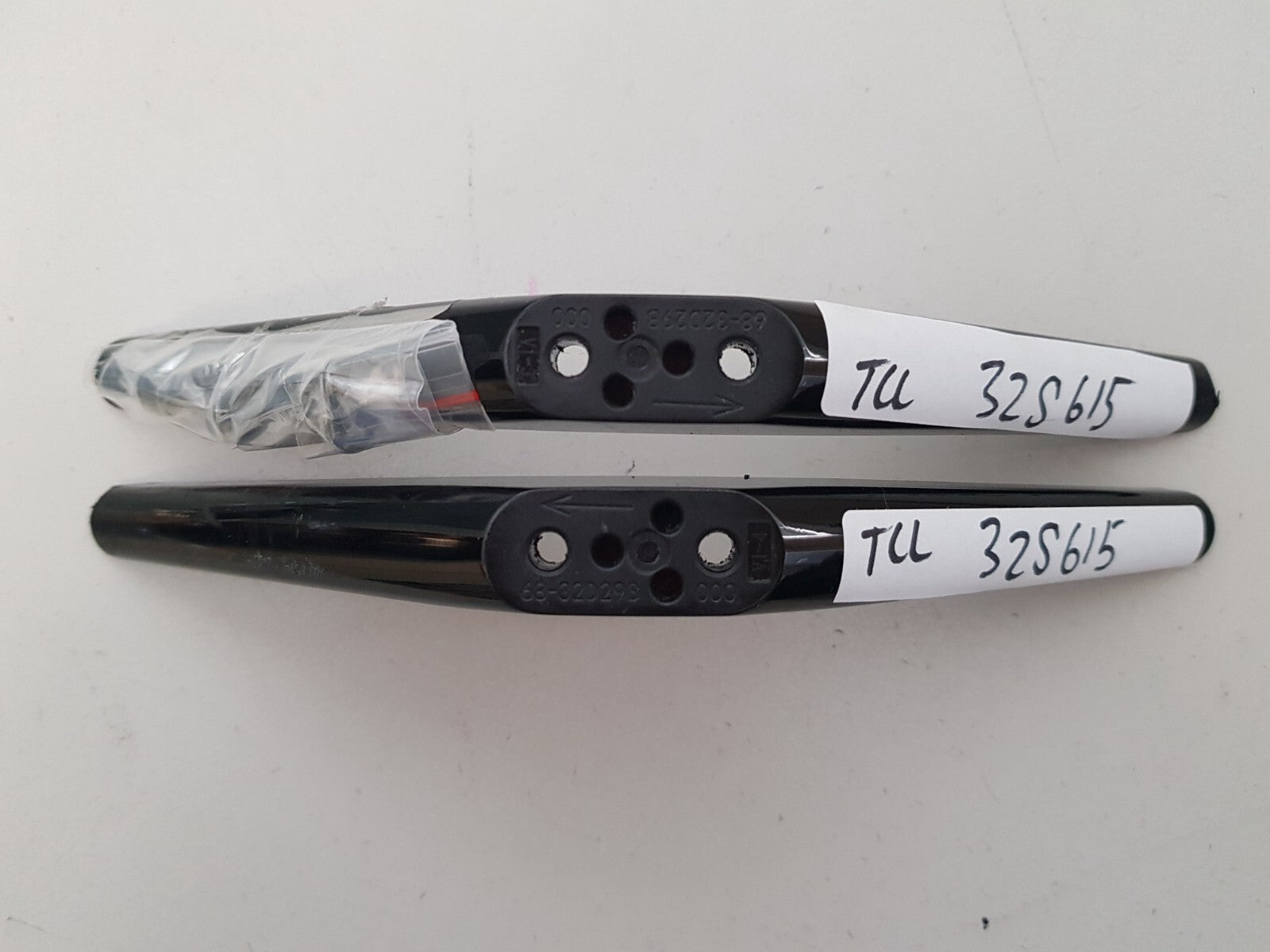 GENUINE TCL 32S615 L&R FEET & SCREWS